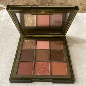 HUDA BEAUTY Khaki Haze Obsessions 9- Eyeshadow Palette
